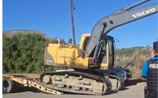 Buscan sacar más de 20 autos atrapados en Sismográfica: «Están desplazando maquinaría para hacer un camino»