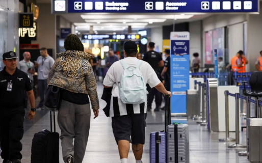 Los viajes de argentinos al exterior crecieron y el turismo mostró un déficit de US$4000 millones en 2025