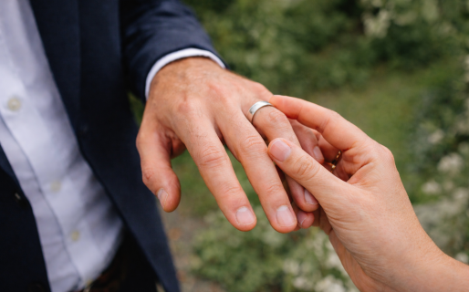 La historia de amor que conmovió a los comodorenses: superaron una estafa y siete años de distancia para casarse en secreto