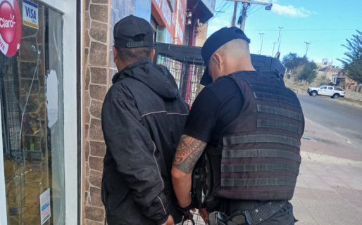 Tenía pedido de captura y se cruzó de lleno con la policía