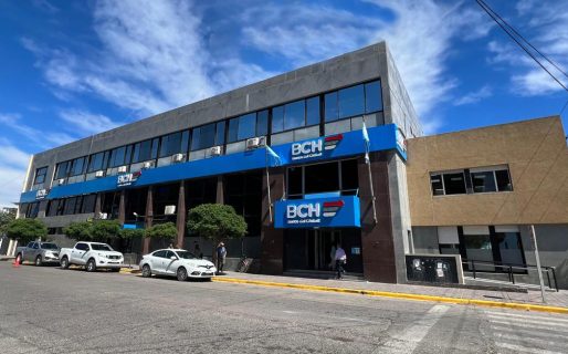 El Banco del Chubut reprograma cuotas de préstamos para clientes afectados por los incendios en la cordillera