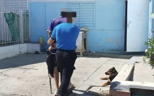 Interceptaron a un hombre con pedido de captura mientras caminaba por Kennedy y Roca