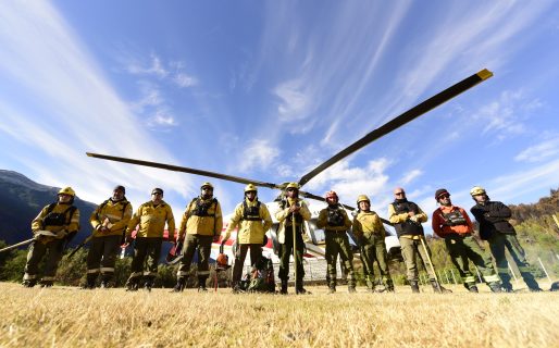 Los Alerces: garantizan la actividad turística mientras continúa el combate contra el fuego