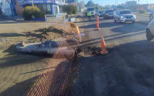 Un hundimiento obliga a restringir el tránsito en Avenida Yrigoyen