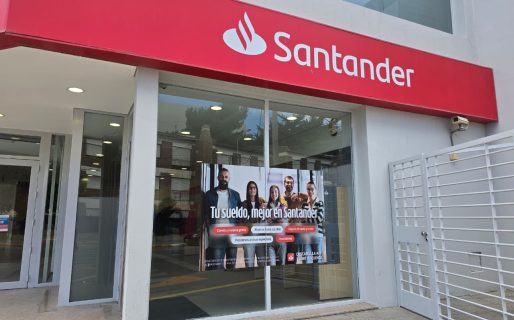 Santander avanza con el cierre de sucursales,  denuncian despidos encubiertos y precarización laboral