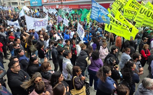Masiva participación en la marcha en contra de la reforma laboral en Comodoro