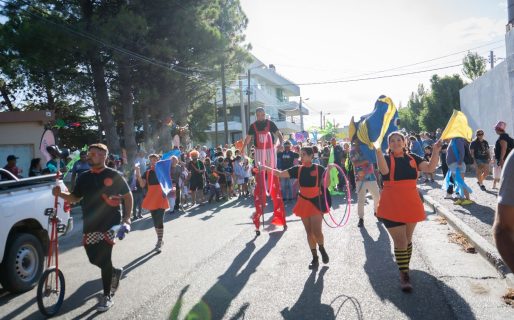 Rada Tilly despide febrero entre comparsas y un fin de semana de arte