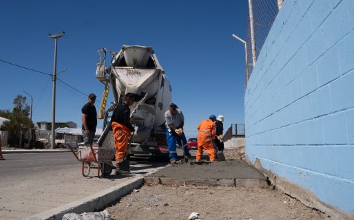 Mejoran la circulación peatonal en el barrio Moreno de Km. 3