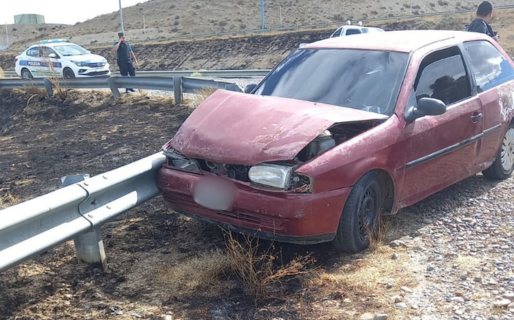 Dos vehículos protagonizaron un choque en la rotonda de la Universidad en Km. 4