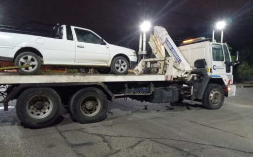 Un conductor borracho quiso evadir un control y circuló en contramano: le secuestraron el auto