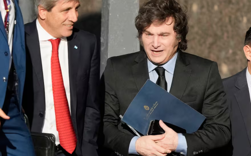 El Gobierno dejará de mirar el patrimonio de quienes saquen los dólares del colchón