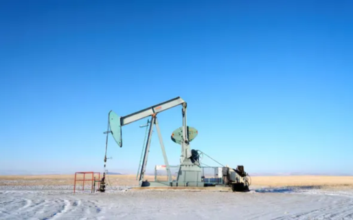 El petróleo cae mientras Estados Unidos e Irán retoman el diálogo y alivian temores