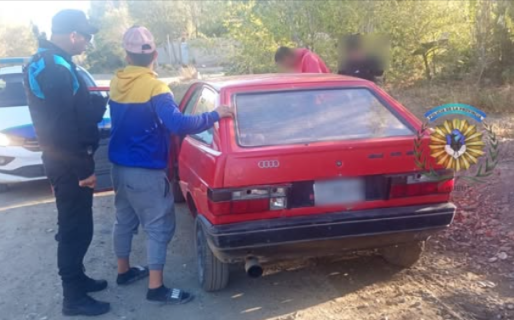 Intento de robo en una casa terminó con dos detenidos y un auto secuestrado