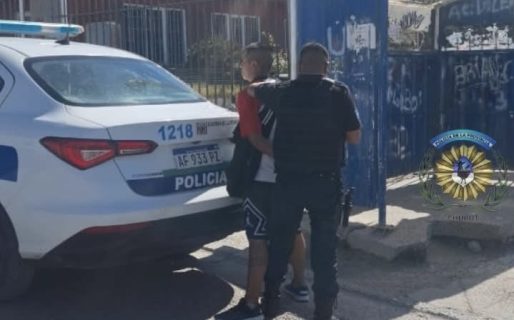 Detuvieron a un joven con pedido de captura en una garita del Máximo Abásolo