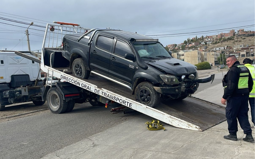 Infracción múltiple: Chocó alcoholizado, sin licencia y sin seguro
