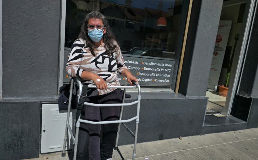 Necesita operarse en Buenos Aires y organiza una rifa solidaria: “No puedo ni dormir del dolor”