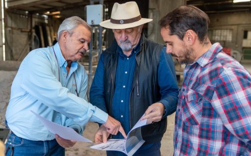 Othar recorrió la empresa PREPAT y destacó la innovación en viviendas modulares