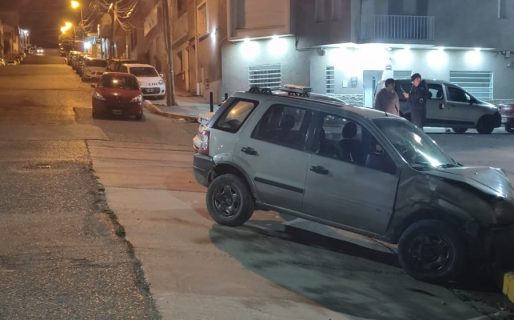 Manejaba con 2.20 g/L de alcoholemia y causó destrozos en la zona céntrica