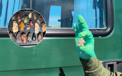 Un pasajero en Comodoro llevaba 24 puntas de flechas pertenecientes a los pueblos originarios y una madera fosilizada