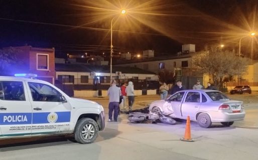 Un motociclista resultó herido tras chocar con un Corsa