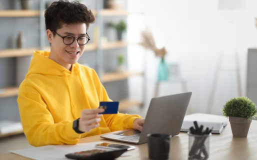 Un estudio determinó que 3 de cada 10 jóvenes confía en las redes sociales para aprender de finanzas