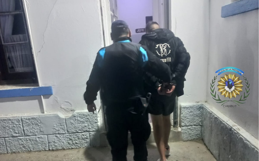 Una infracción de tránsito derivó en la detención de un hombre con pedido de captura