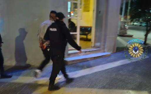 Un hombre con pedido de captura fue detenido tras intentar ingresar a un local