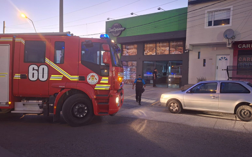 Bomberos controlaron un principio de incendio en una panadería
