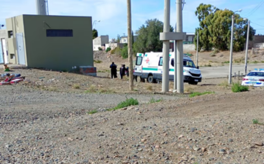 Un hombre habría sufrido una intoxicación alcohólica y fue encontrado en una plaza