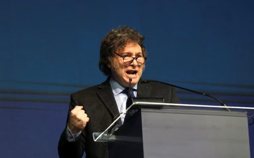 El “plan motosierra” en números: En dos años de gestión, el Estado nacional redujo su planta en casi 63.000 trabajadores