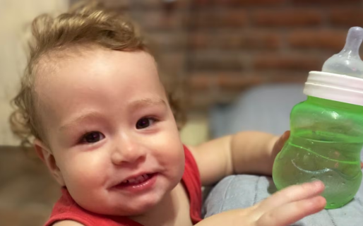 Un bebé de un año se atragantó con una uña postiza y murió