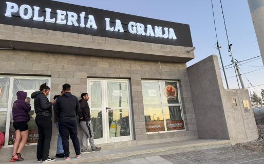“En Formosa no hay trabajo”: llegó a Comodoro e hizo fila en una pollería para conseguir empleo