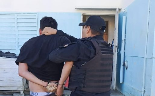 Iba como acompañante, estaba ebrio y provocó disturbios tras el choque