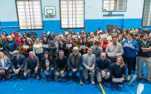 Othar concretó la entrega de más de 341 millones en aportes del FAEM destinado a 84 escuelas