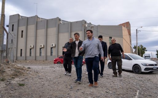 Completarán el pavimento en el nuevo espacio comercial de barrio San Cayetano