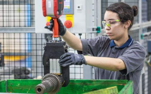 La capacidad instalada de la industria cayó 4 puntos con respecto al año pasado, pero anotó una mejora mensual