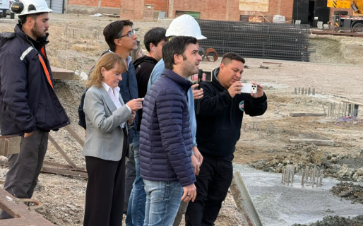 «El astillero más importante de la Patagonia»: Torres supervisó el avance del Syncrolift en Comodoro