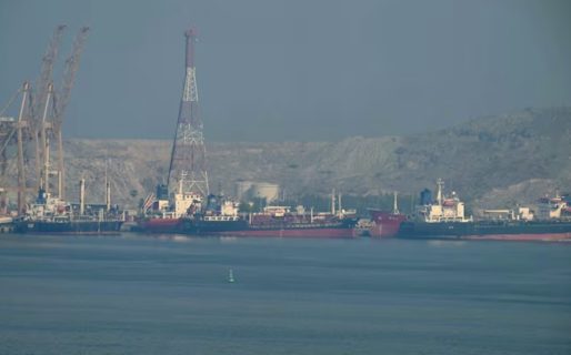 <strong>El pétroleo sube y vuelve a ubicarse por encima de los US$100 ante la decisión de Trump de bloquear Ormuz</strong>