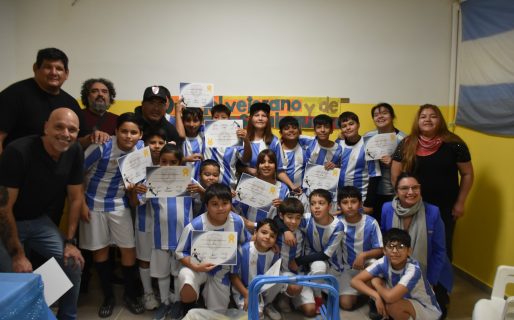 Presentaron la Escuelita de Fútbol del barrio Las Flores