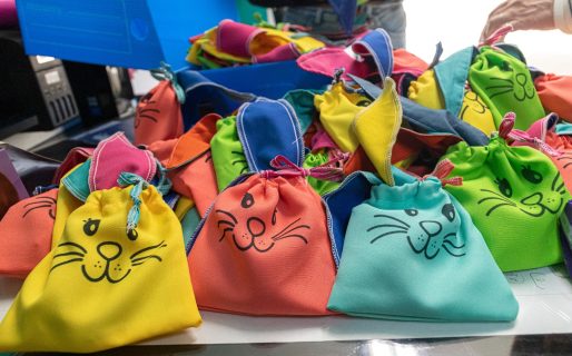 El Centro de Promoción Laboral entregó obsequios de Pascuas a más de 80 niños