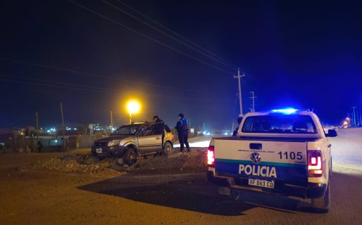 Estaba ebrio y se subió a un boulevard con la camioneta
