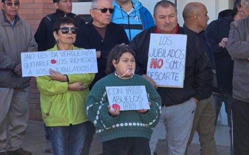 Fuerte reclamo de jubilados en el PAMI: denuncian recortes y dificultades para acceder a la salud