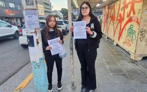 Trabaja 12 horas y vende artesanías para llegar a fin de mes: «El básico es de 300 mil y no alcanza»