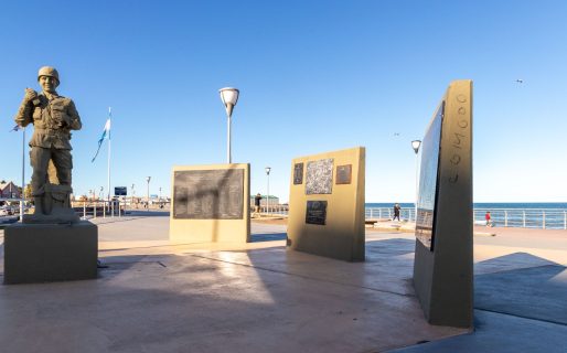 Dañaron el monumento al soldado Mario Almonacid y buscan información para esclarecer el hecho