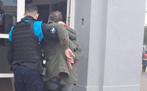 Demoraron a un hombre armado con un cuchillo tras provocar disturbios en pleno Centro