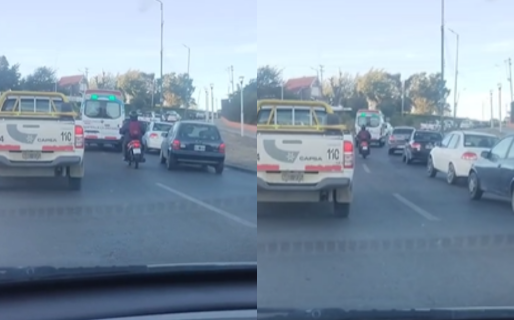 Con tránsito colapsado: así avanzó ambulancia en plena urgencia por Ruta 3