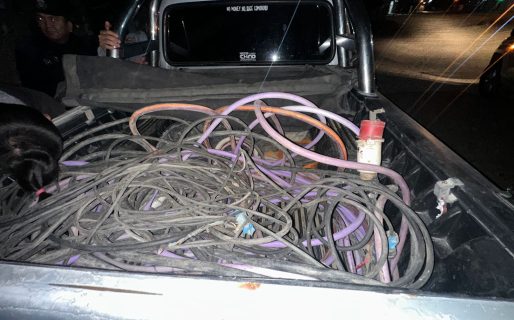 <strong>In fraganti: Intentaban escapar con un cargamento de cables robados y terminaron detenidos</strong>
