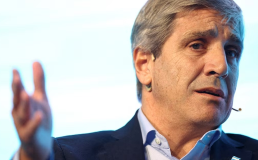 “A los que piden devaluar me dan ganas de cagarlos a patadas en el culo”: el exabrupto de Caputo en la Bolsa de Rosario