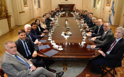 En lo que va del gobierno de Milei, las transferencias a las provincias cayeron el equivalente a USD 17.735 millones