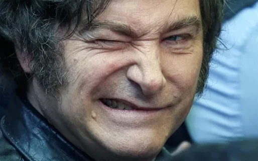Mientras pisa las paritarias de los trabajadores, Javier Milei otorgó un aumento de 123% a sus ministros